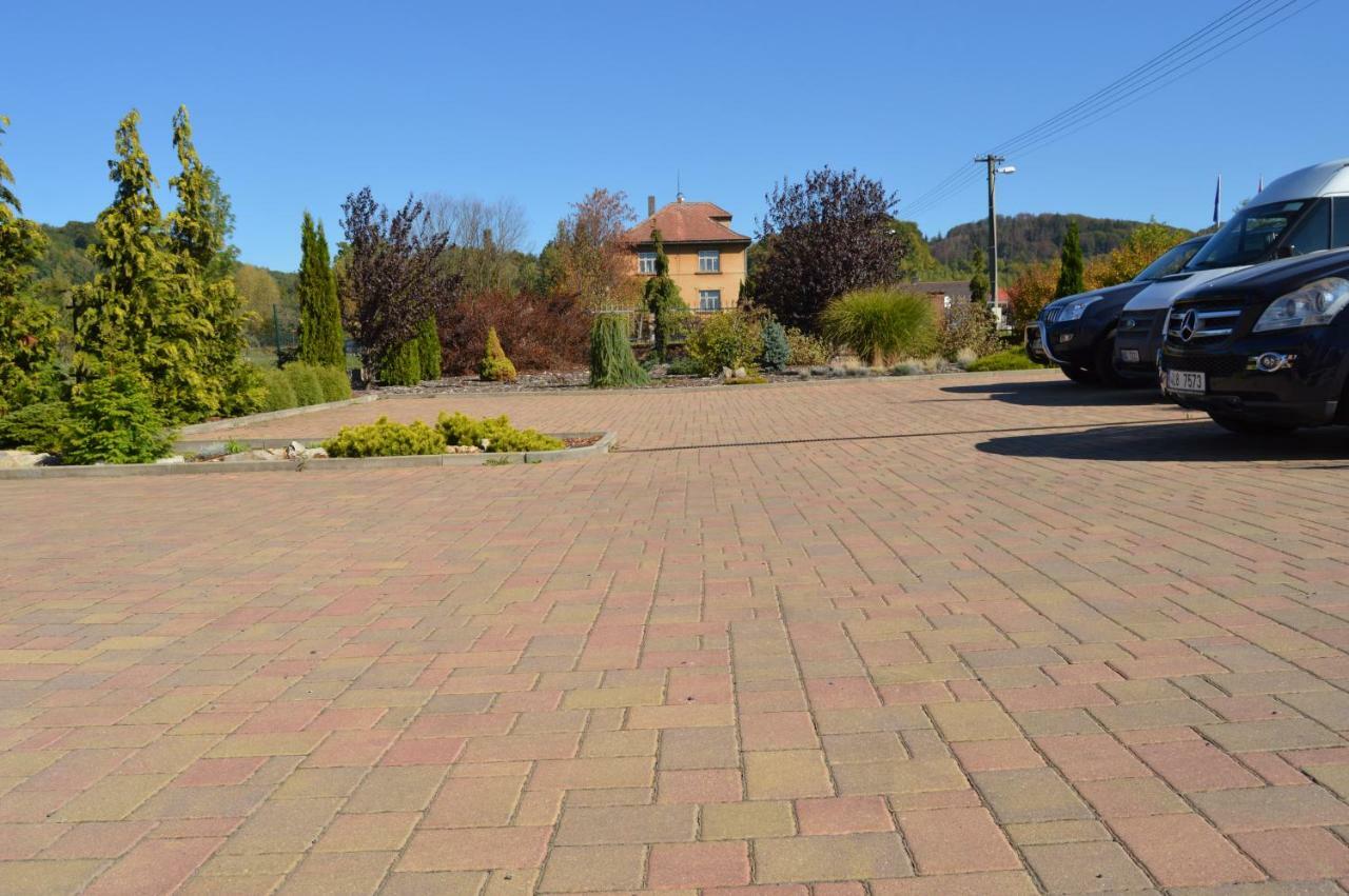 Vila Lipa Novy Bor Exterior photo
